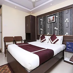 Hotel Oyo 5586 Prakash Palace, Mysore