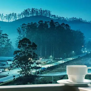 https://clouds-valley-leisure-hotel.hotels-munnar.com